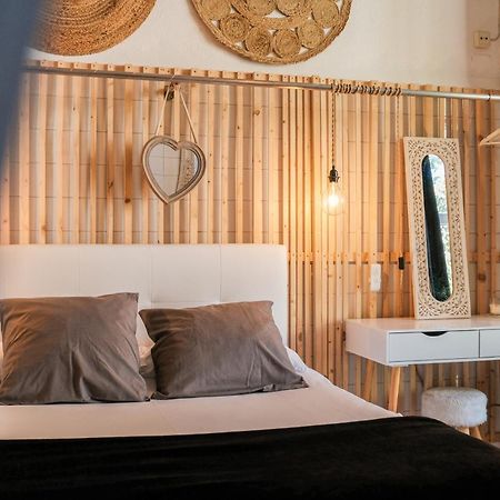 Cal Capo Alojamiento Con Jacuzzi Apartment Besalu Exterior photo
