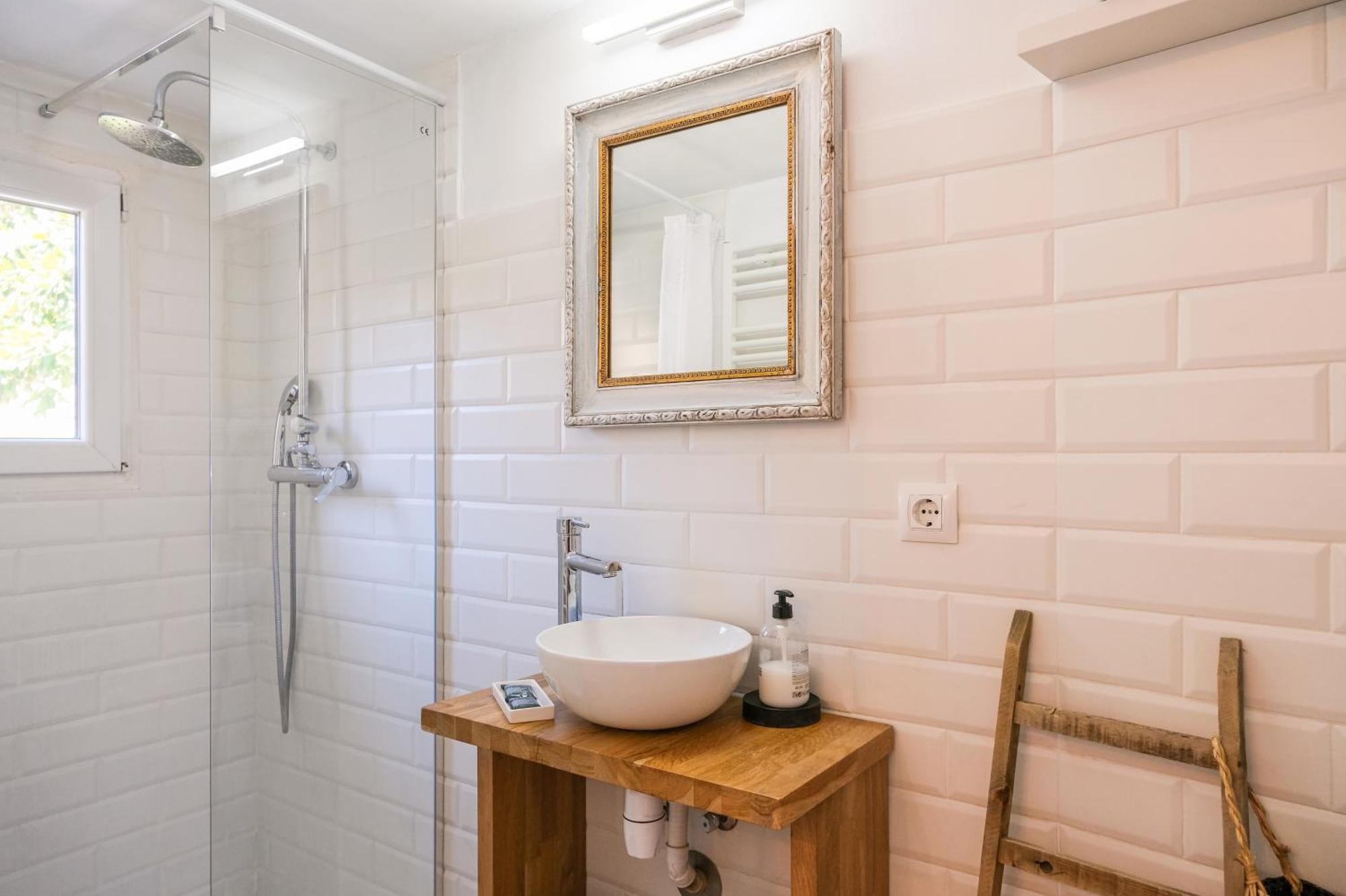 Cal Capo Alojamiento Con Jacuzzi Apartment Besalu Exterior photo